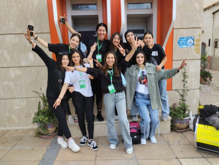 batu-chicas-puerta-plaza1.jpg