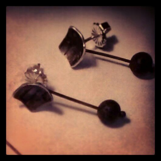 Pendientes lava : aporte 15 €